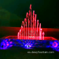 Proyecto de EE. UU. Fuente de agua de pavo real colorida